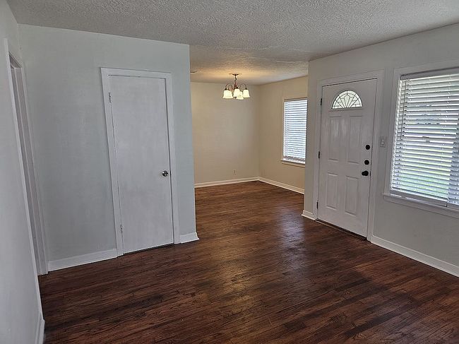 Additional photo 1 of property located at 1005 Callahan Ave