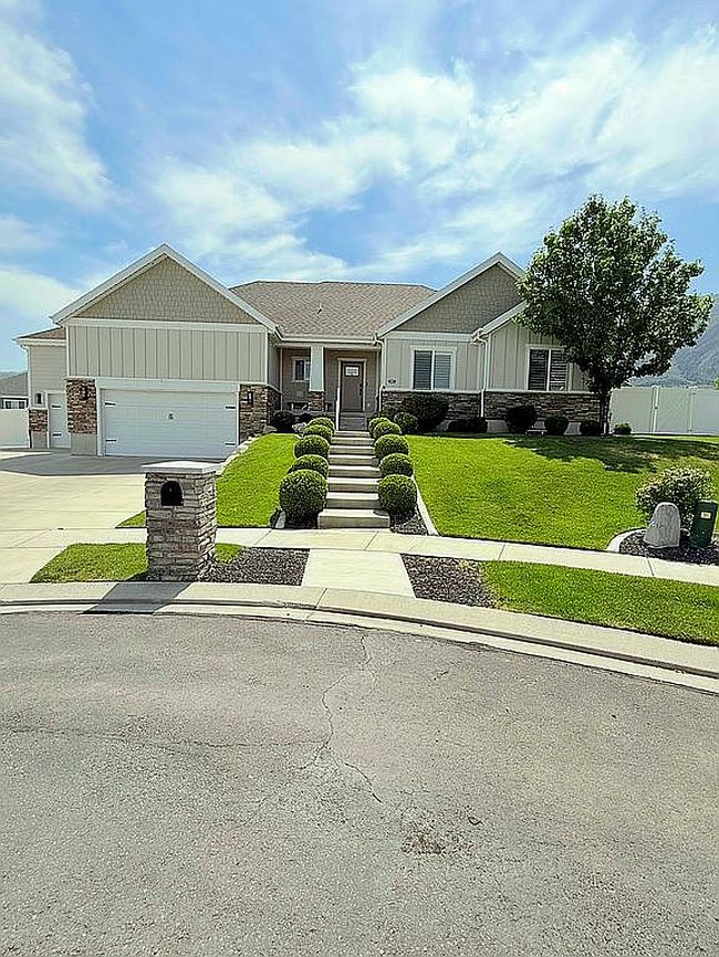 Photo of 1102 N Deer Run Loop, Elk Ridge, UT