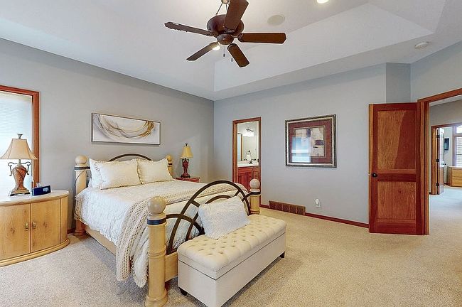 Photo of 3030 Old Orchard Rd Ne, Cedar Rapids, IA