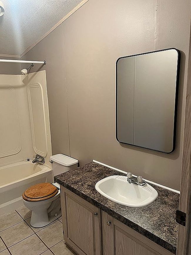 Additional photo 2 of property located at 2504 Dolphin Dr