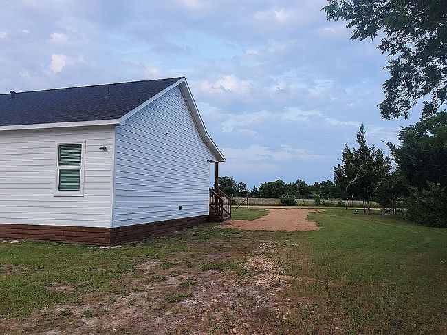 Photo of 95 Red Tip Ln, Brenham, TX