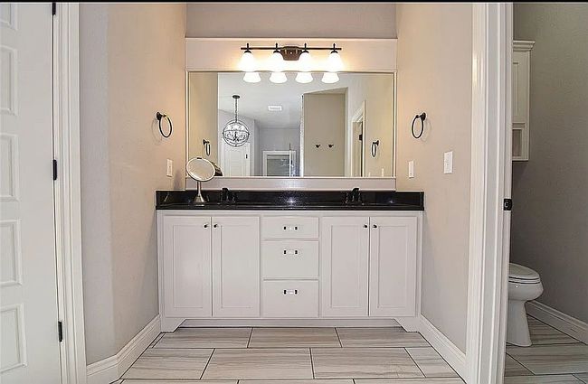 Image of 1730 Helen Ln