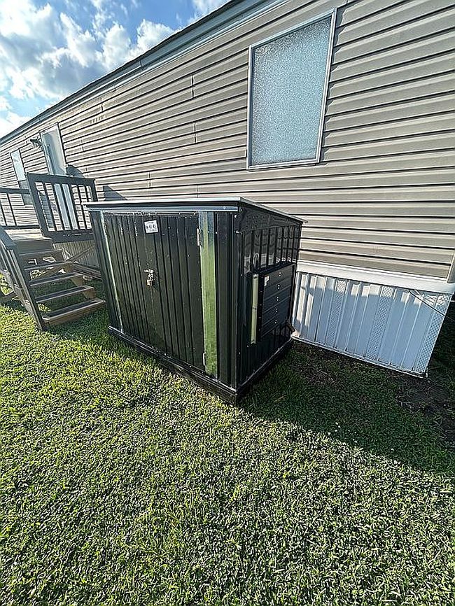 Image of 100 Matthew Ln