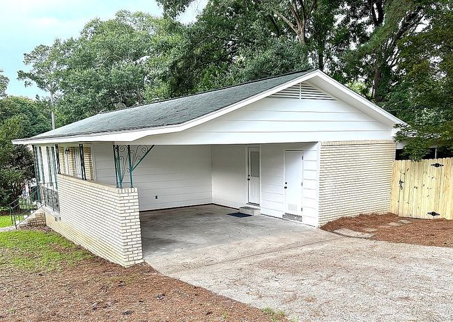 Photo of 100 Centre Cir, Petal, MS