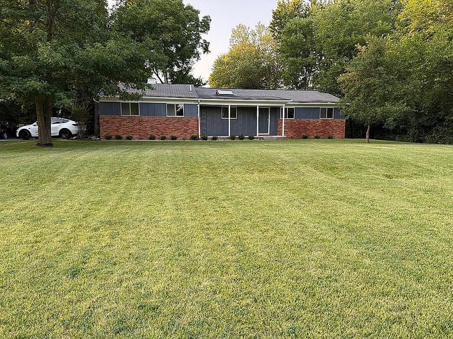 751 Troywood Dr, Troy, MI