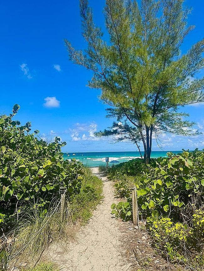 Photo of 1936 S Ocean Dr Apt 3A, Hallandale Beach, FL