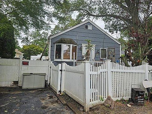 Photo of 82 Elmwood Ave