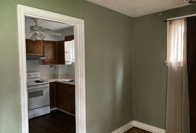 Additional photo 3 of property located at 525 James St