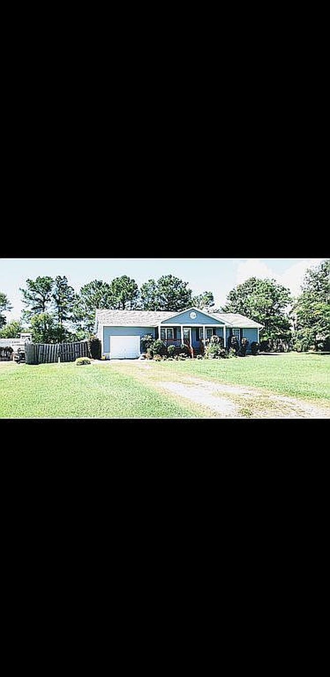 Photo of 111 Friendly Ln, Hampstead, NC