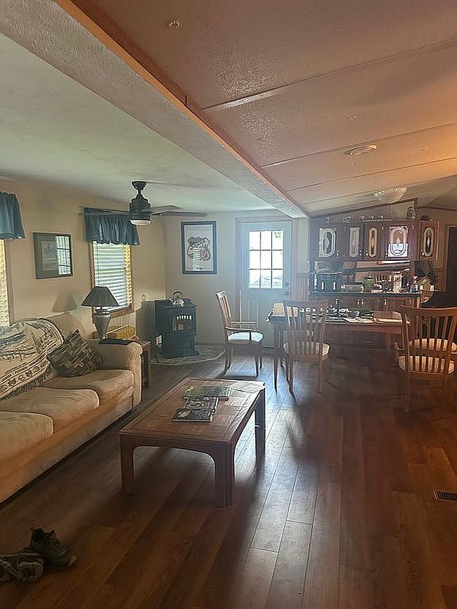 Photo of 186 Pinewood Rd, Reidsville, NC