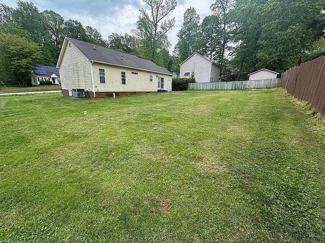 Image of 2300 Red Oak Ct