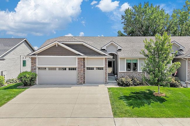Photo of 9164 Geanna Ct, West Des Moines, IA