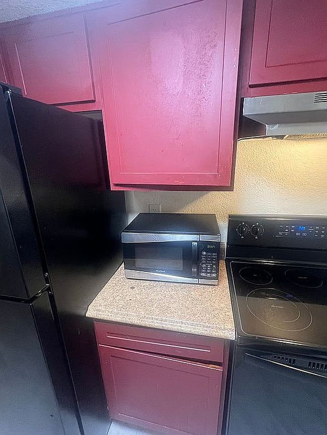 Additional photo 2 of property located at 8100 Creekbend Dr Apt 154