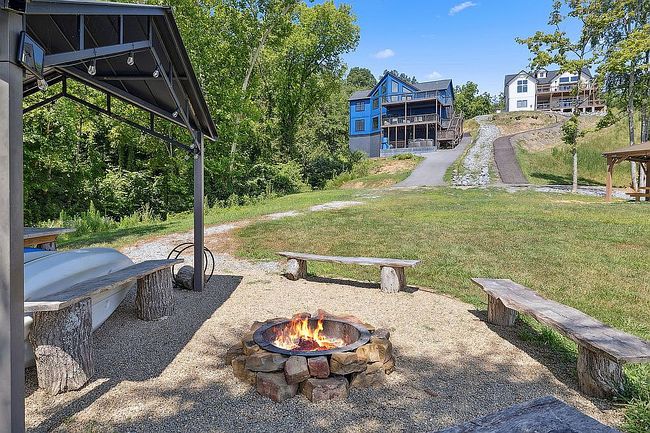 Photo of 1350 Still Mountain Way, Dandridge, TN
