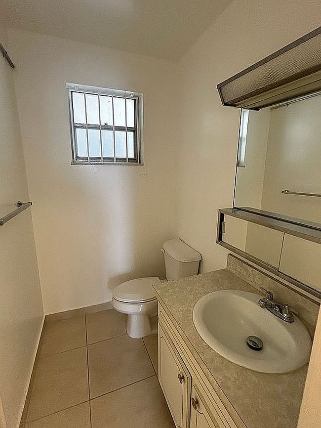 Photo of 16750 Ne 10th Ave Apt 322, North Miami Beach, FL