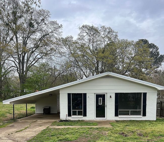 Photo of 718 Fairground Rd, Kosciusko, MS