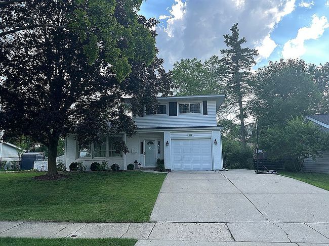 Photo of 226 Timbercrest Dr, Schaumburg, IL