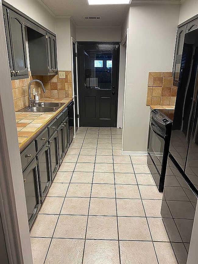 Image of 1881 Stonegate Ct