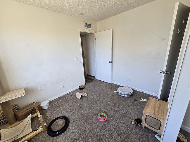 Image of 3158 E Packard Ave