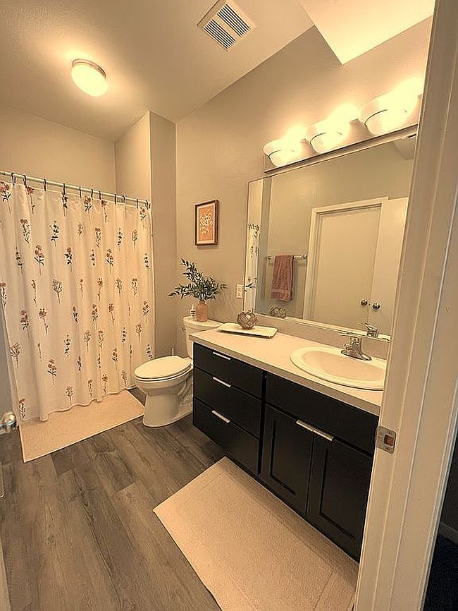 Image of 4390 46th Ave S Unit B