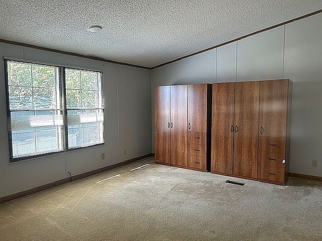 Image of 230 Shoreline Dr W