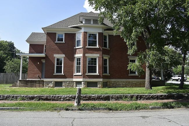 Photo of 402 N Wall Ave, Joplin, MO