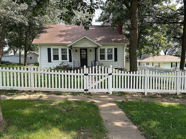 Photo of 108 E Pearl St, Neola, IA