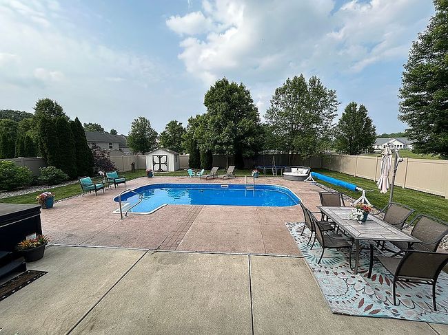 Photo of 2354 Blarney Stone Dr, Valparaiso, IN