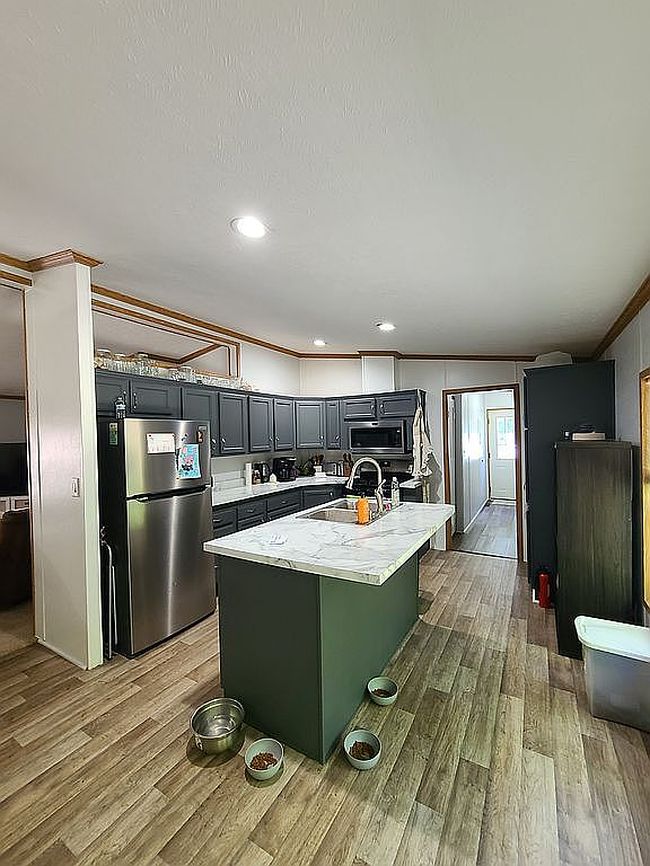 Photo of 694 County Road 105 E, Bluford, IL