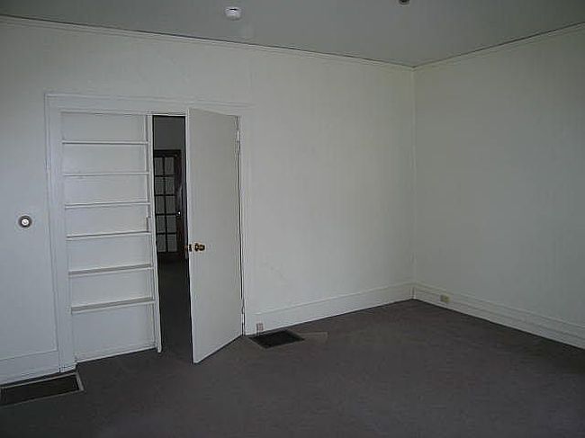 Photo of 310 N Gilbert St, Iowa City, IA