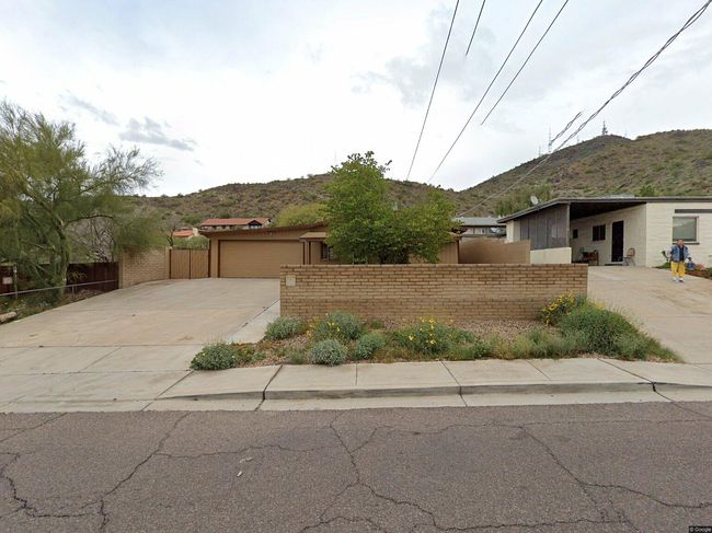 Image of 1516 W Shangri La Rd