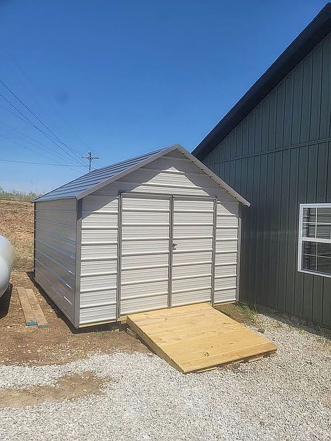Image of 102 S Lois Ln