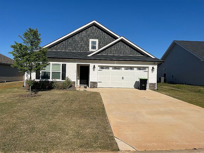 Photo of 126 Red Tail Cir, Byron, GA