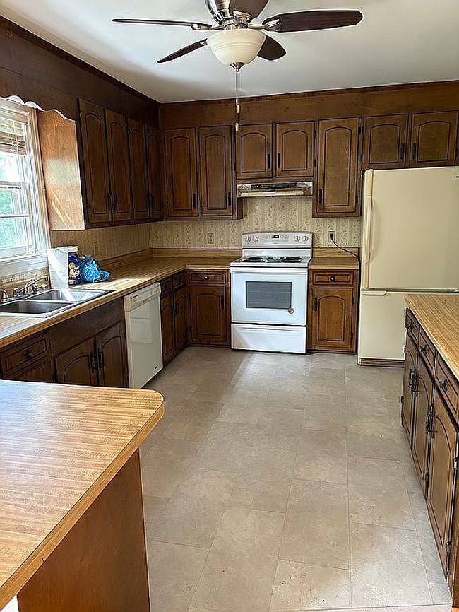 Preview of property located at 16699 Romulus Rd