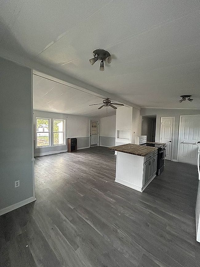 Photo of 179 Trinity Dr, Holley, NY