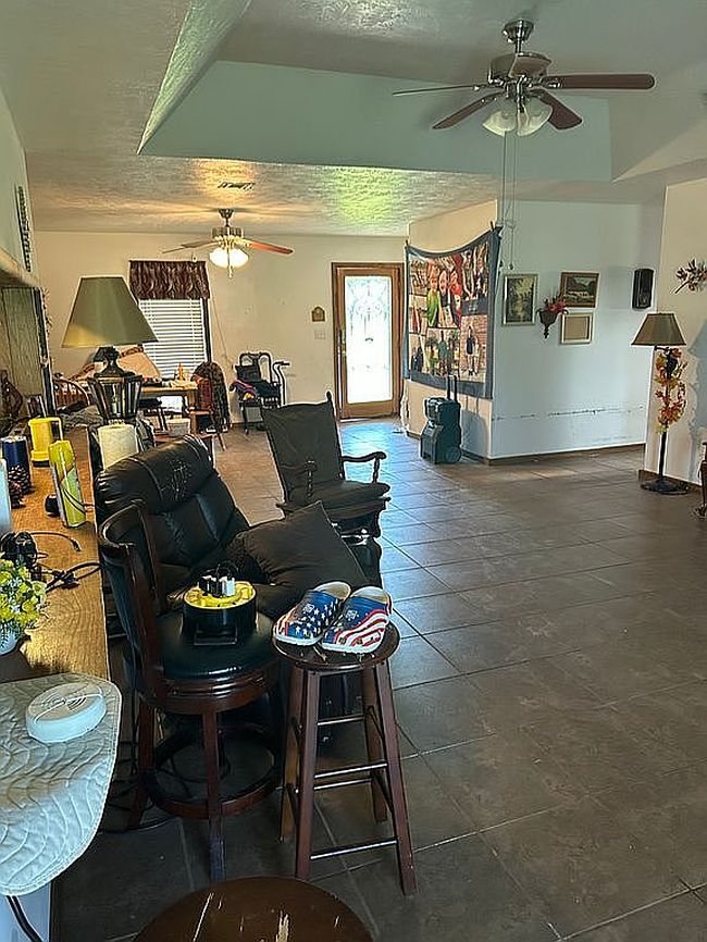 Image of 1718 Barney Hoffpauir Rd