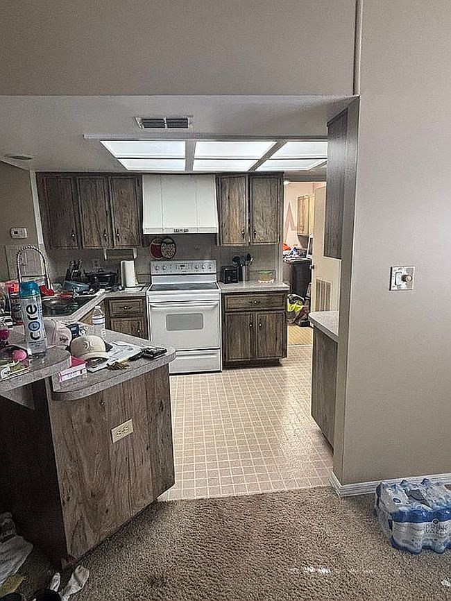Photo of 305 Ridgewood Dr, Fruitland Park, FL
