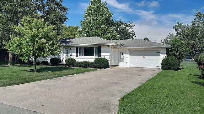 Photo of 216 Cherry Ln, Wapakoneta, OH