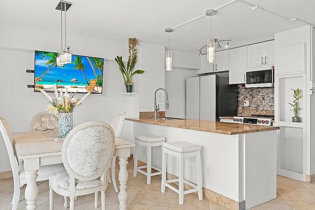Photo of 1690 Ala Moana Blvd Apt 1401, Honolulu, HI