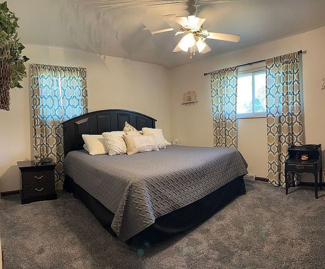 Photo of 33 Lakeview Acres Dr, Collinsville, IL
