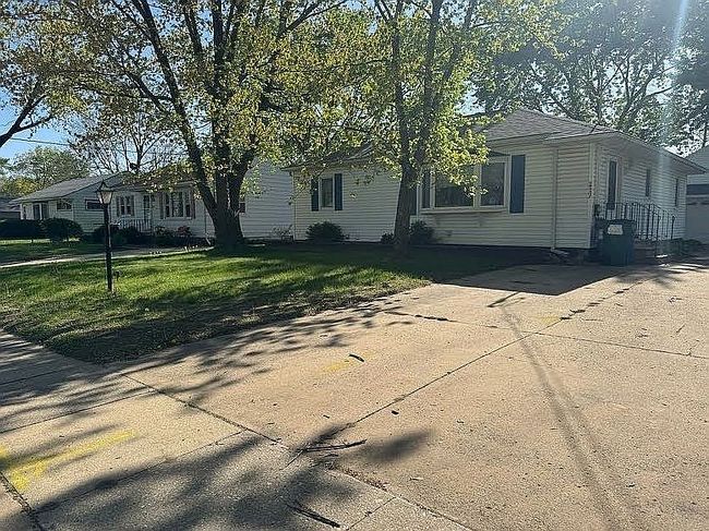 Additional photo 2 of property located at 217 N Roosevelt Rd