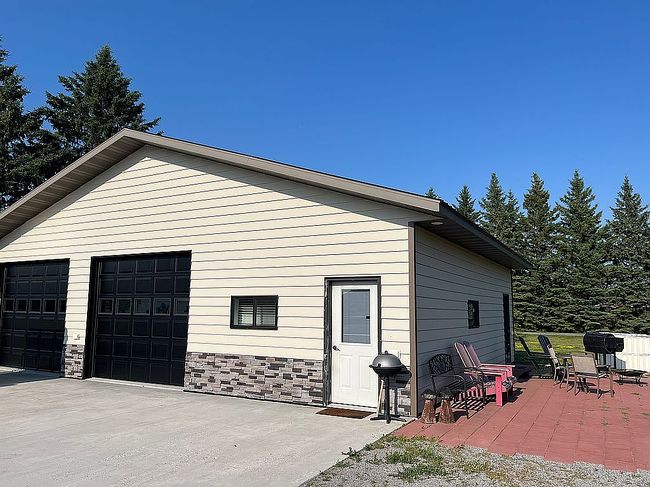 Photo of 752 Hallberg St Sw, Warroad, MN