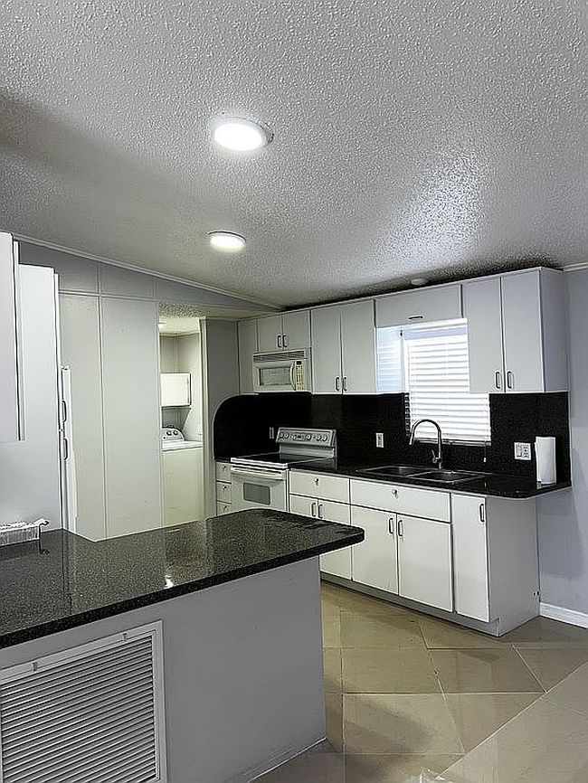 Image of 17360 Sw 232nd St #3