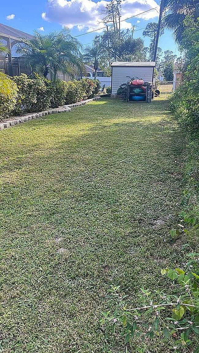 Image of 2293 Summit St