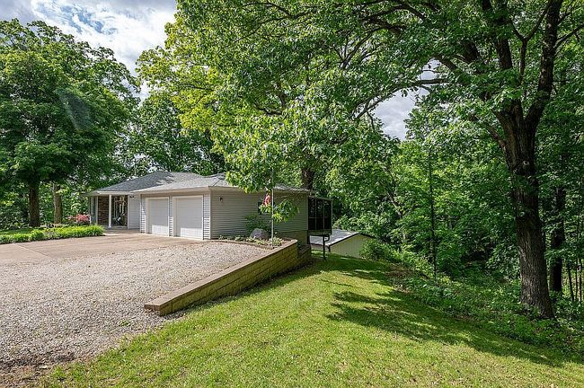 Image of 1701 Woodland Knolls Rd