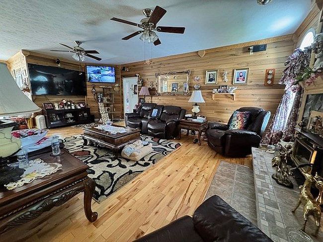 Photo of 375 Beech Creek Hollow Rd, Oak Hill, WV