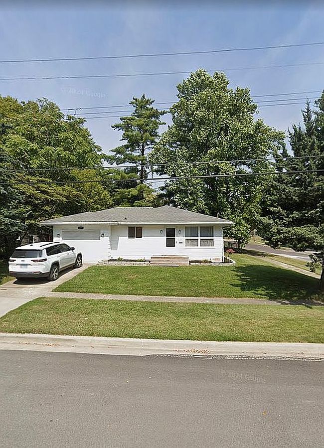 Photo of 619 E Main St, Greenville, IL