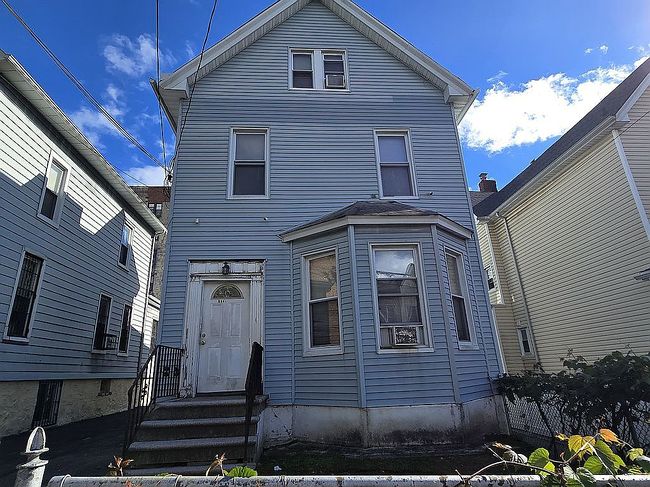 Image of 644 E 229th St