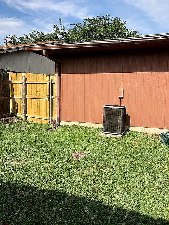 Photo of 1824 Family Cir, Grand Prairie, TX