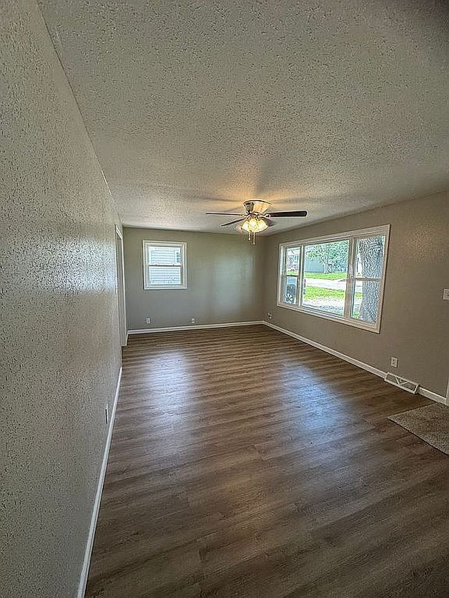 Photo of 275 E Broadway St, Argenta, IL